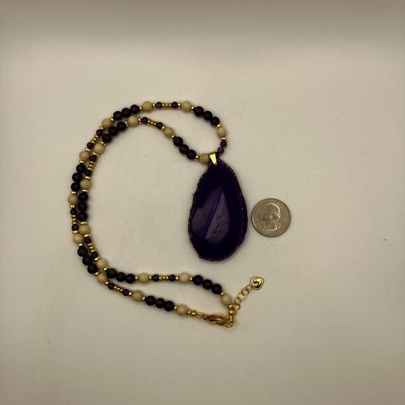 Gorgeous 2.5 in Agate Amethyst Gemstone Raw Edge 22 in Beaded necklace - Picture 3 of 12